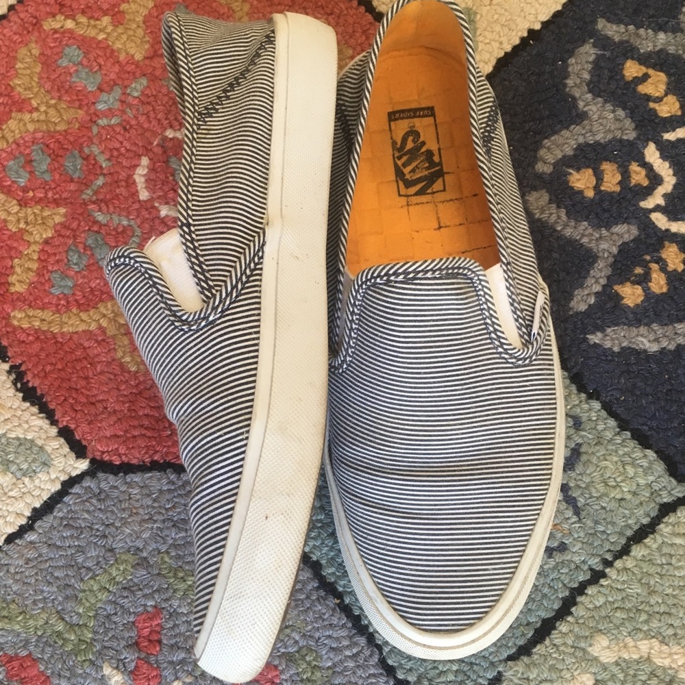 Slip on Vans sz 7.5 black and white striped